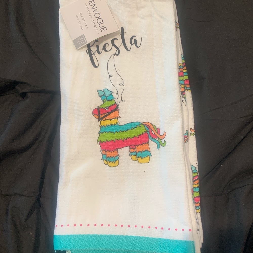 Envogue Fiesta Towel with Vibrant Pinata Design